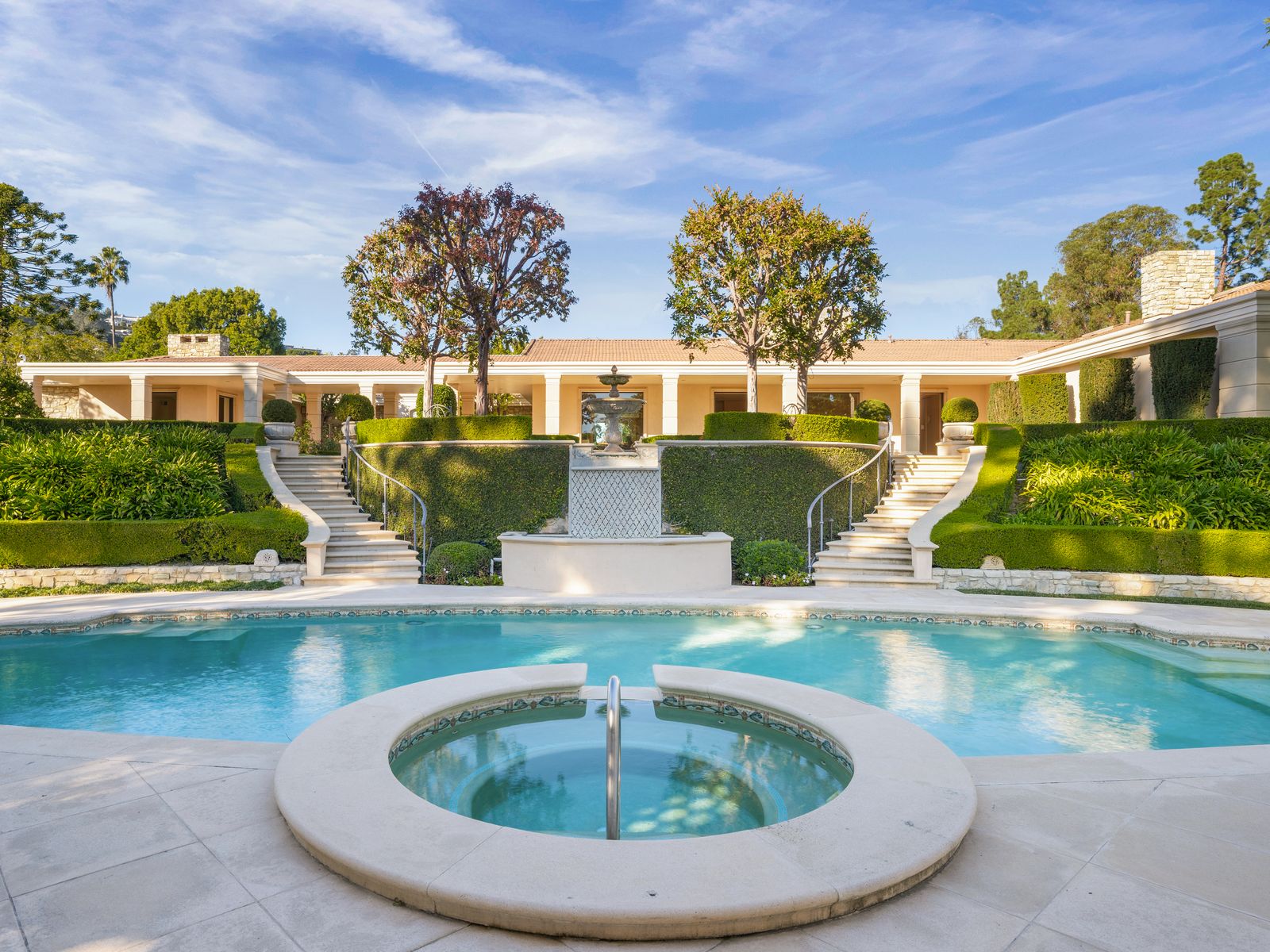 Johnny Carson’s Former Bel-Air Estate Lists for $40 Million