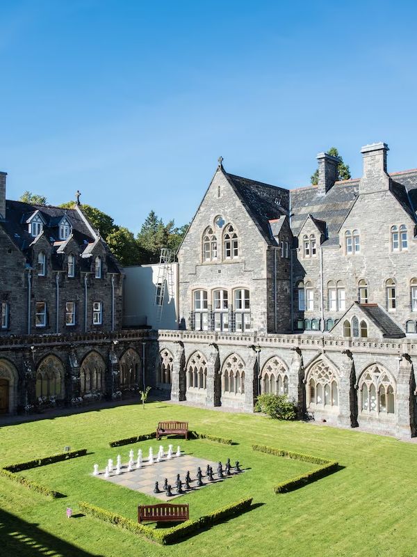 10 Historical Hotels and Airbnbs You Can Experience First-Hand, From Firehouses to Frank Lloyd Wright Homes