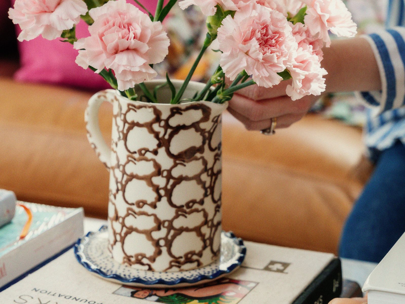 The Best Flower Vases Do All the Arranging For You